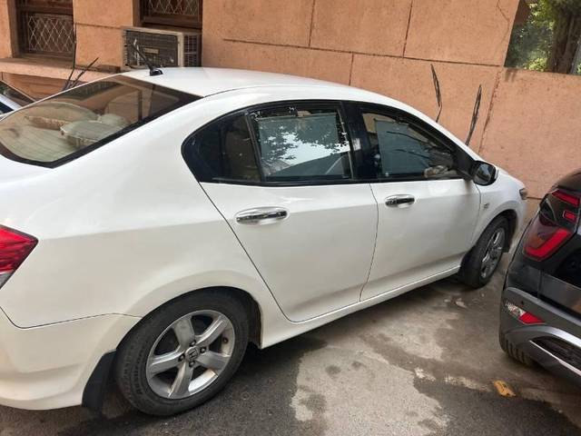 https://images10.gaadi.com/usedcar_image/4513322/original/processed_ed3c9430-e970-480a-9bee-a9119dc018bf.jpg?imwidth=6402