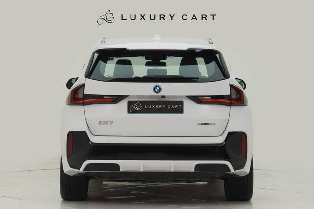 https://images10.gaadi.com/usedcar_image/4513351/original/processed_e7a26f091aa5622a15fbb948005a08f6.jpg?imwidth=6402
