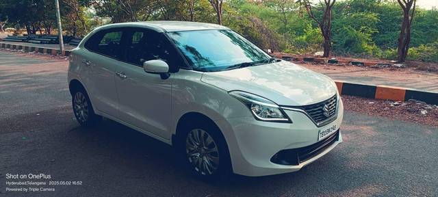 https://images10.gaadi.com/usedcar_image/4513352/original/processed_7bdc94c46a72d5bceb7da1f8c9894715.jpg?imwidth=6402