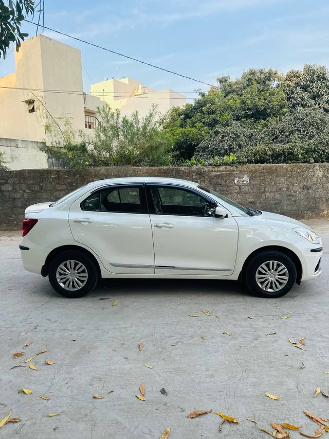 https://images10.gaadi.com/usedcar_image/4513354/original/e5905ca9f626255fc13d3220c415ec18.jpg?imwidth=6401