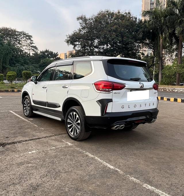 https://images10.gaadi.com/usedcar_image/4513356/original/processed_efee3b8bca30c2b5bc0c76a7b2009a8b.jpg?imwidth=6402