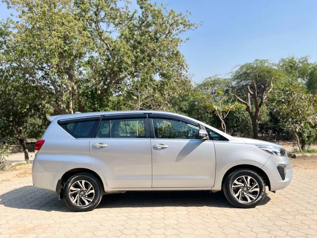 https://images10.gaadi.com/usedcar_image/4513359/original/da2e97cc77d15fa81991a6c02222dee1.jpg?imwidth=6401