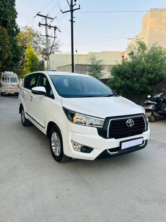 https://images10.gaadi.com/usedcar_image/4513360/original/a14914ce8b5e2f6a2c56150310656c25.jpg?imwidth=6400
