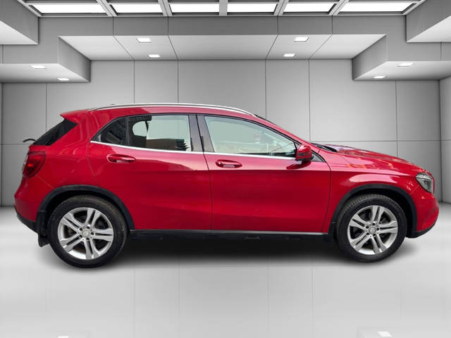 https://images10.gaadi.com/usedcar_image/4513371/original/7f32f679b542de757f292c67323be070.jpg?imwidth=6401