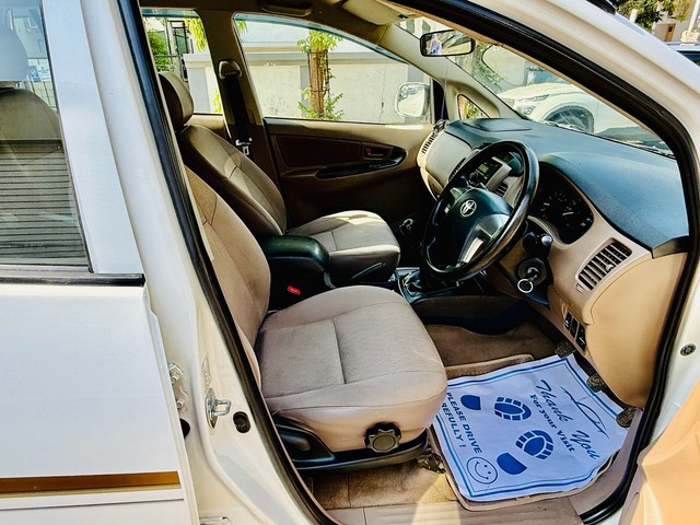 Second-hand 2016 Toyota Innova 2.5 GX (Diesel) 7 Seater BS IV for sale in Ahmedabad-4