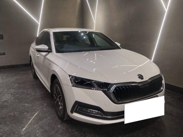 https://images10.gaadi.com/usedcar_image/4513391/original/processed_4f909d0b712be2bd1c593e819c414737.jpg?imwidth=6400