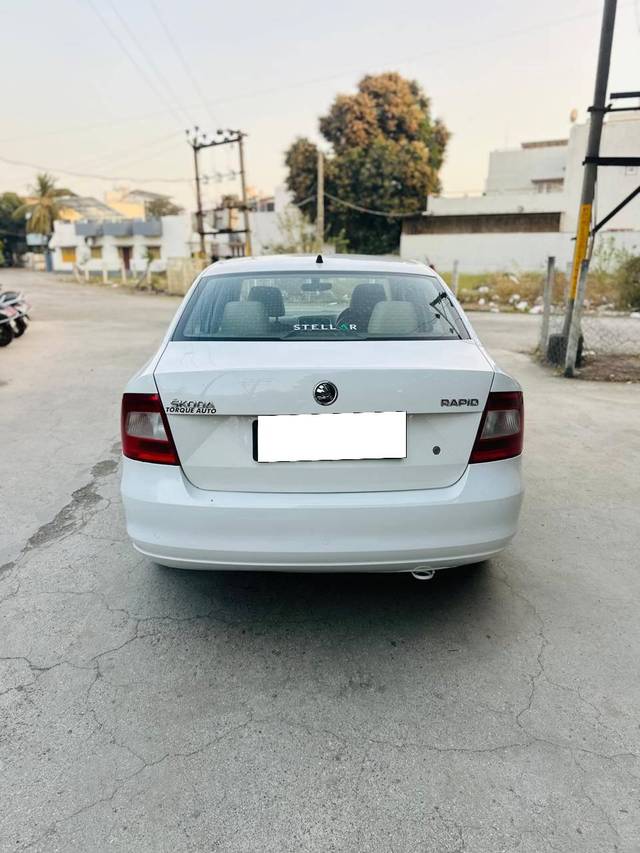 https://images10.gaadi.com/usedcar_image/4513396/original/processed_7010ee1babf86be5750243b777a52fec.jpg?imwidth=6402