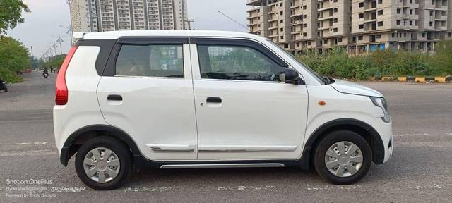 https://images10.gaadi.com/usedcar_image/4513398/original/processed_6d23985179c30727e7ef37db95237a15.jpg?imwidth=6401