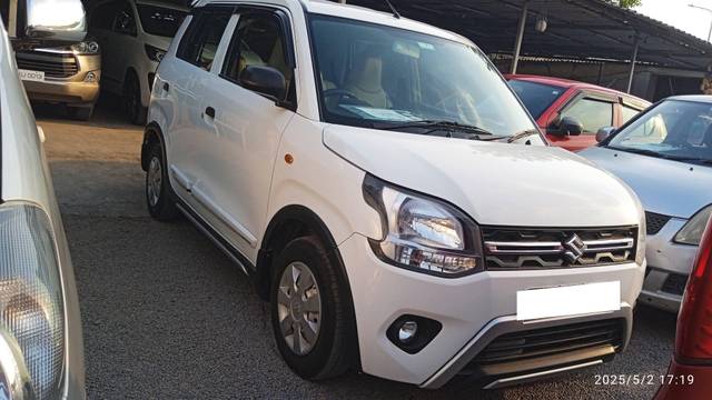 https://images10.gaadi.com/usedcar_image/4513398/original/processed_ef9237d3d6e3dcbbd4bba4df1731e3df.jpg?imwidth=6400