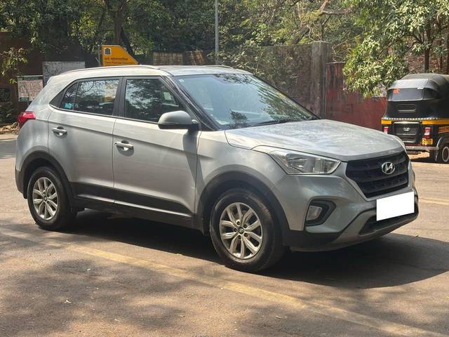 https://images10.gaadi.com/usedcar_image/4513403/original/processed_f510fceeb2514d00d3240a1c76dec29c.jpg?imwidth=6400