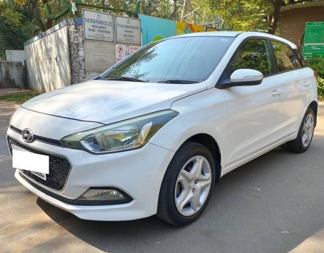 https://images10.gaadi.com/usedcar_image/4513409/original/processed_f3624b3230d1a0bc18a65bcf2f462f46.jpg?imwidth=6400