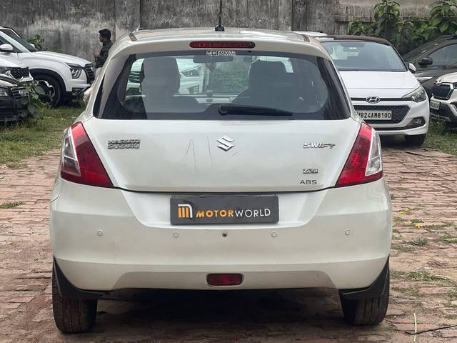 https://images10.gaadi.com/usedcar_image/4513417/original/processed_2c10d39fc0de4f6f3b9569bd2c2ac51d.jpg?imwidth=6401