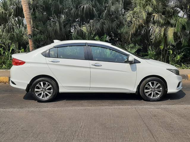https://images10.gaadi.com/usedcar_image/4513423/original/a4375867232b4c147f937c03c1c11563.jpeg?imwidth=6401