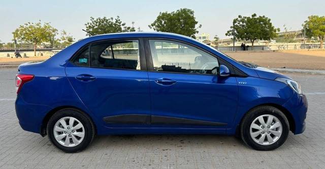 https://images10.gaadi.com/usedcar_image/4513433/original/processed_d36905bba8f8e87b30ec3b27ba8ac57a.jpg?imwidth=6401