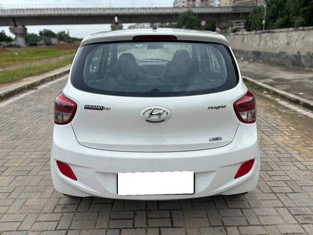 https://images10.gaadi.com/usedcar_image/4513446/original/processed_d1dfd0ee5b194b1d0db01ab4bd81bddc.jpg?imwidth=6402