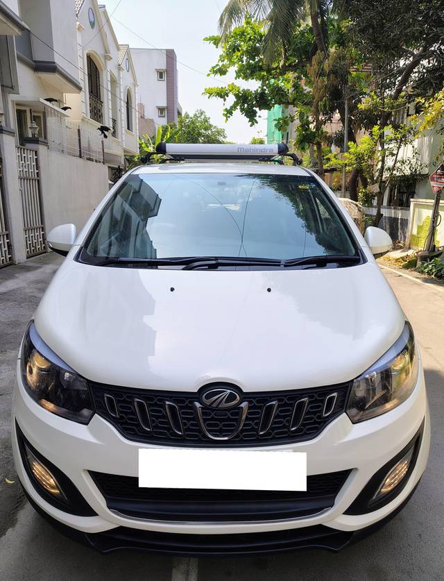 https://images10.gaadi.com/usedcar_image/4513447/original/processed_a58710b70bcc879188fa03469d599c07.jpg?imwidth=6400