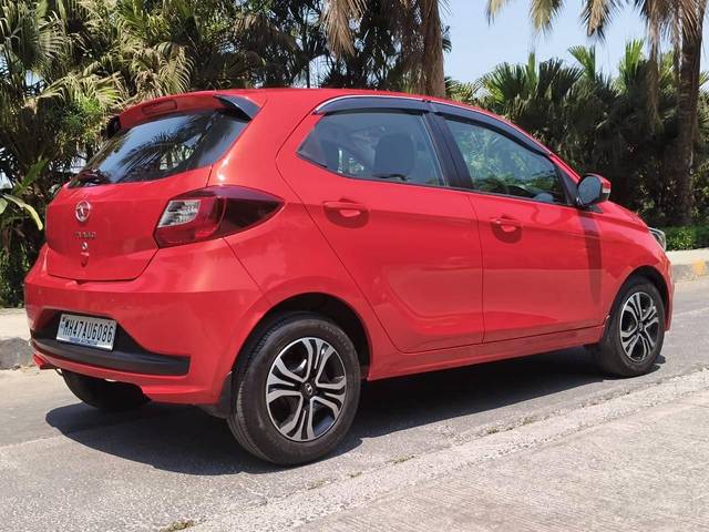 https://images10.gaadi.com/usedcar_image/4513448/original/processed_e897292232b5f96e88201c1454304f7f.jpeg?imwidth=6402