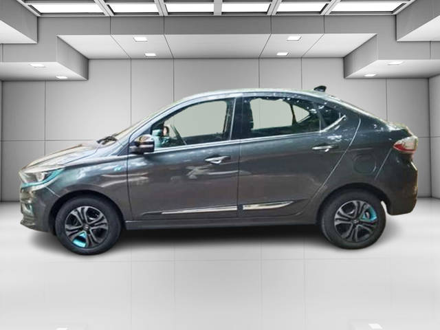 https://images10.gaadi.com/usedcar_image/4513460/original/316ff1e9c55319dd1b556b82aa26fe7b.jpg?imwidth=6402