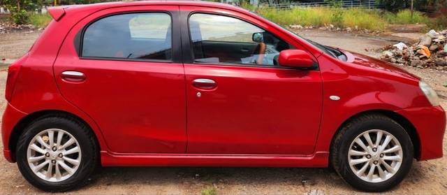 https://images10.gaadi.com/usedcar_image/4513462/original/1d99d1343559fbee3ee51e4baef74ace.jpg?imwidth=6401