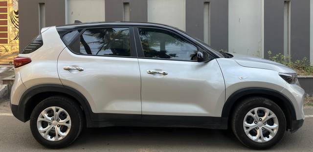https://images10.gaadi.com/usedcar_image/4513463/original/4f7b93bc8fdd8a941fc616838431226e.jpg?imwidth=6401