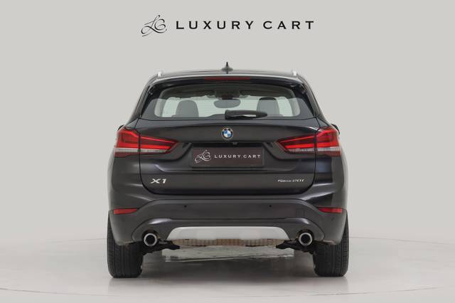 https://images10.gaadi.com/usedcar_image/4513464/original/processed_110de414eb6b8965e1a475fe21b1c428.jpg?imwidth=6402