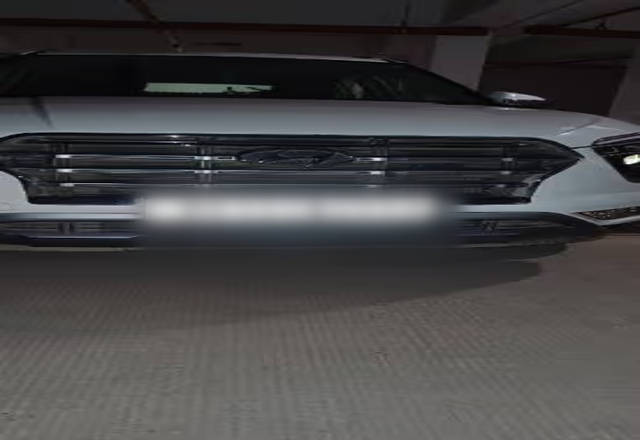 https://images10.gaadi.com/usedcar_image/4513495/original/4d8adf26-2da6-41ad-8715-b63fc6d2909b.?imwidth=6402