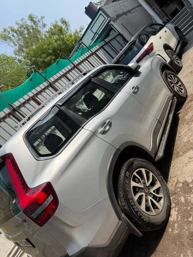 https://images10.gaadi.com/usedcar_image/4513501/original/processed_e09f35a335814ed5580c98bada935b31.jpg?imwidth=6400