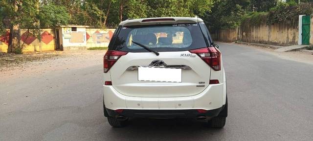 https://images10.gaadi.com/usedcar_image/4513502/original/processed_65f94ca8773639e74d7c0b6058d67f5b.jpeg?imwidth=6402