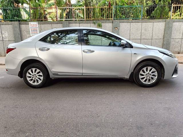 https://images10.gaadi.com/usedcar_image/4513512/original/processed_fe84e7c56370d48423231042144b89d0.jpeg?imwidth=6401