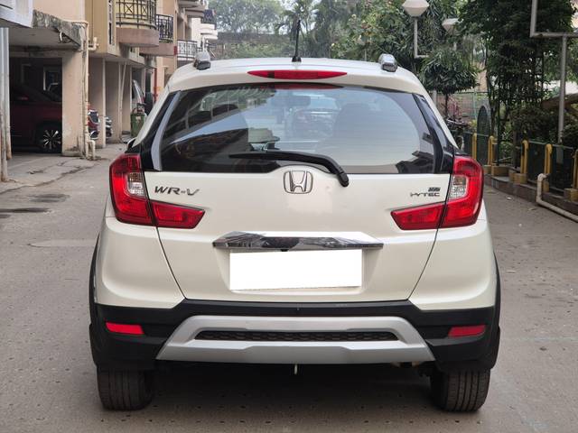 https://images10.gaadi.com/usedcar_image/4513514/original/processed_3690e56e5d1b30b10dbacab4e62b776b.jpg?imwidth=6402