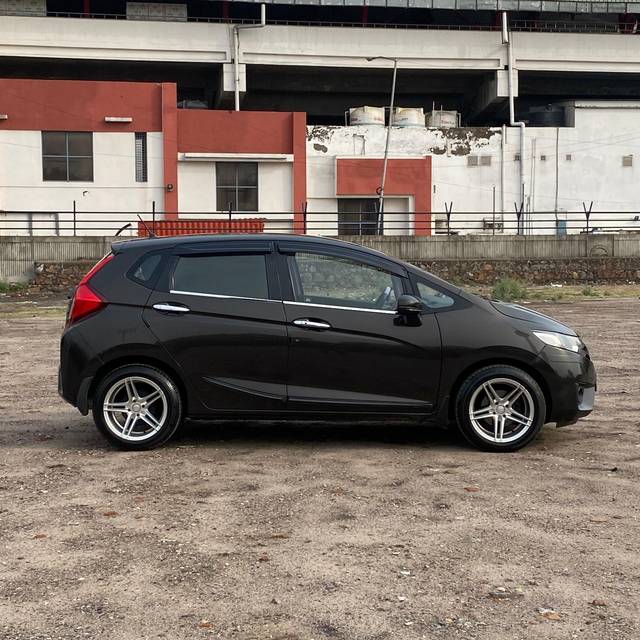 https://images10.gaadi.com/usedcar_image/4513517/original/9e7dfd44cf4c8c25a7b74608e2fc8b32.jpg?imwidth=6401