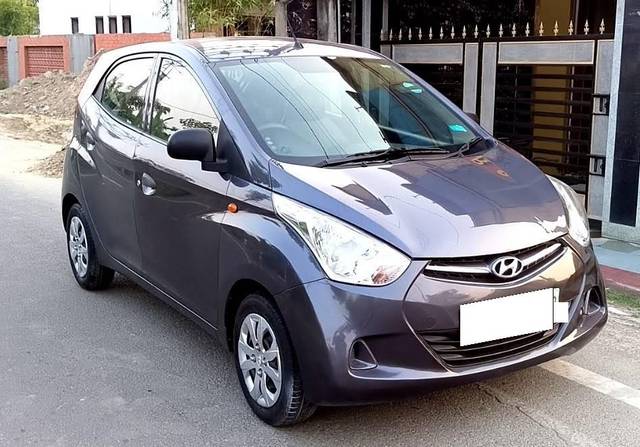 https://images10.gaadi.com/usedcar_image/4513526/original/processed_24211ebef3df7ba9bb0a4239fc2ff54e.jpg?imwidth=6400
