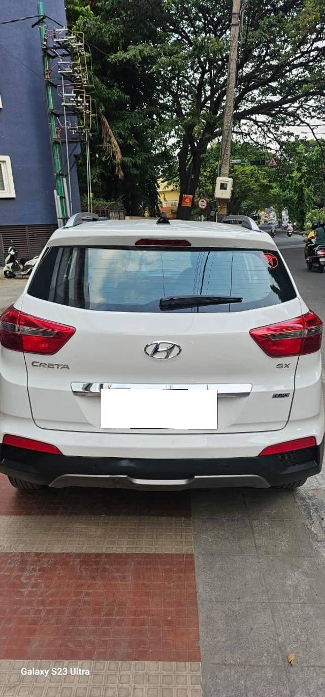 https://images10.gaadi.com/usedcar_image/4513533/original/processed_bbec2683ffc0fea6b984b17e0797a304.jpg?imwidth=6402
