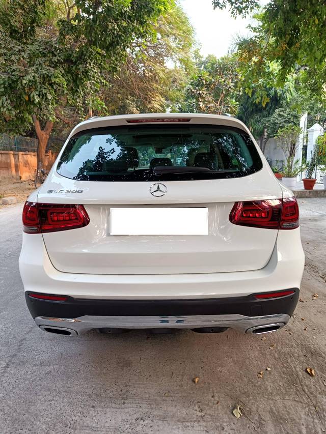 https://images10.gaadi.com/usedcar_image/4513535/original/processed_e25b7d989954784d0015ca86b6ecb0bc.jpeg?imwidth=6402