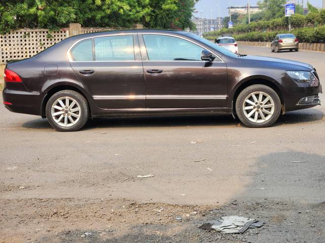 https://images10.gaadi.com/usedcar_image/4513539/original/processed_168e7b29278df038c324edb810d1a772.jpg?imwidth=6401
