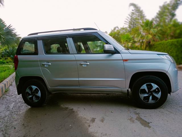https://images10.gaadi.com/usedcar_image/4513540/original/cee37d8ec5868b55978a7694d4e98776.jpg?imwidth=6401