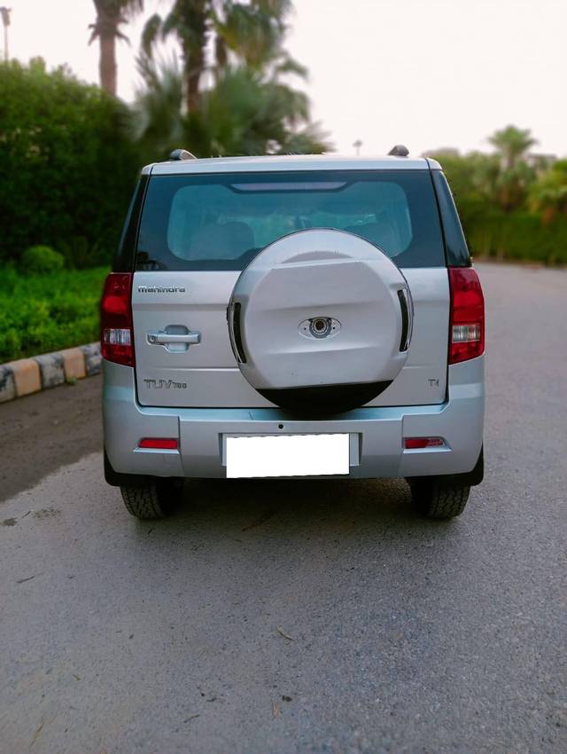 https://images10.gaadi.com/usedcar_image/4513540/original/processed_1e811d8733cbb215b7c9ef8df32e54f4.jpg?imwidth=6402