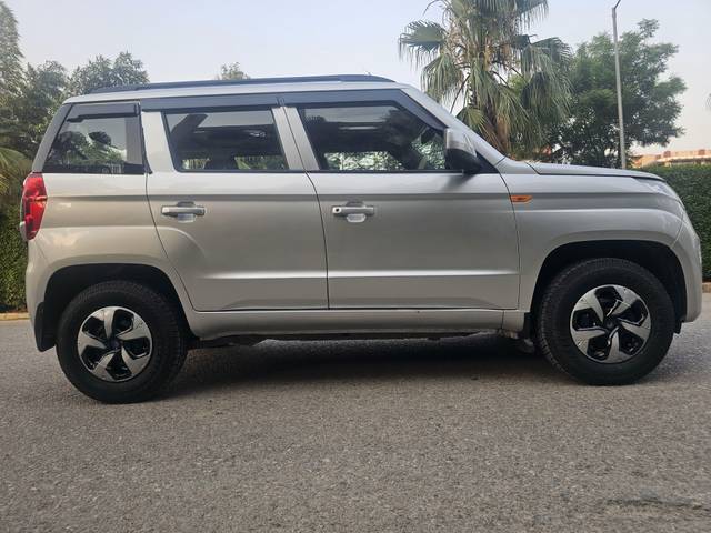 https://images10.gaadi.com/usedcar_image/4513540/original/processed_4715cb0de24a8ccaf52a43c9fe6c6c05.jpg?imwidth=6401
