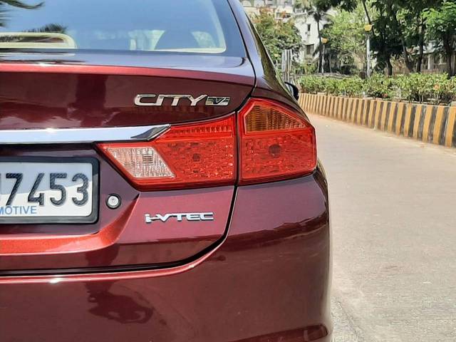 https://images10.gaadi.com/usedcar_image/4513552/original/processed_d6e28b0a77d73cff21d2ad97c0b2aa93.jpeg?imwidth=6402