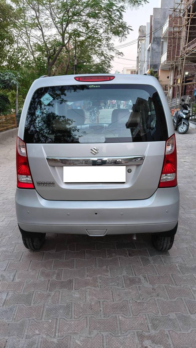 https://images10.gaadi.com/usedcar_image/4513565/original/processed_d2f5e46f1f507f5495068eaa8facc8a1.jpg?imwidth=6401
