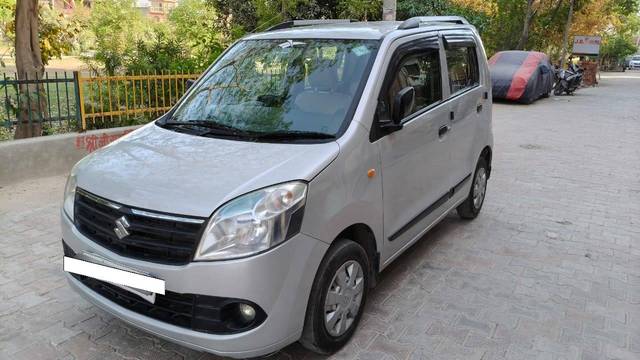 https://images10.gaadi.com/usedcar_image/4513569/original/processed_358dbfd664a929014512e708537f3d3c.jpg?imwidth=6402