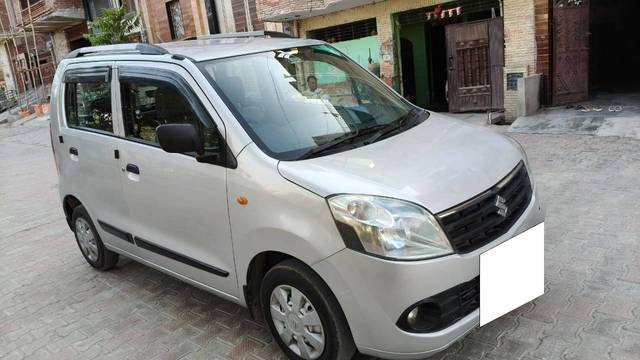 https://images10.gaadi.com/usedcar_image/4513569/original/processed_8b4cbf5a5b190fa93ab52ac341924e43.jpg?imwidth=6400