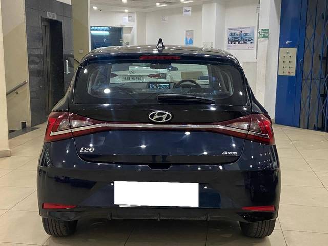 https://images10.gaadi.com/usedcar_image/4513577/original/processed_790bcc8952367aca0f8ae66c214a5d8b.jpg?imwidth=6402