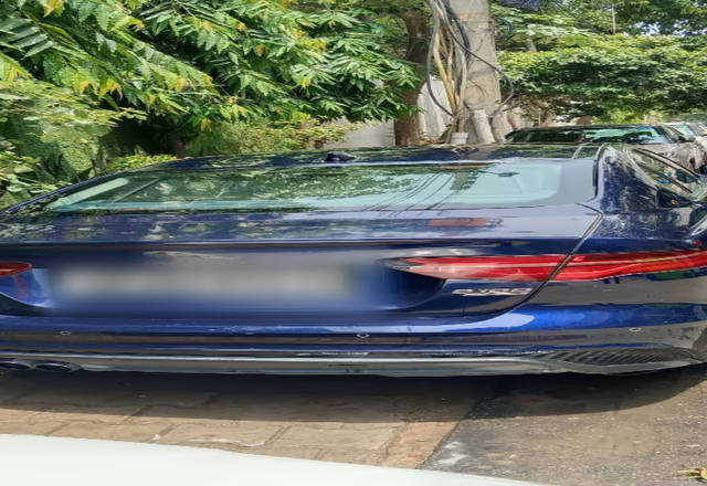 https://images10.gaadi.com/usedcar_image/4513595/original/5fead02c-0dbc-4c08-bdec-e3cf88e077f4.?imwidth=6401