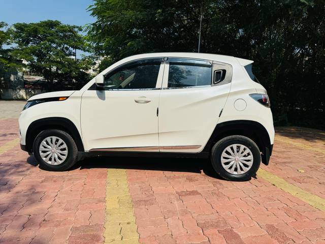 https://images10.gaadi.com/usedcar_image/4513596/original/a7964bcc4476f7b101894bc3209b02c4.jpg?imwidth=6402