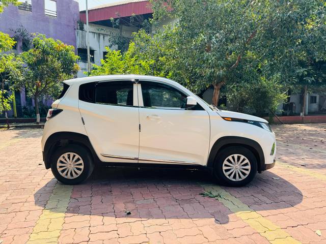 https://images10.gaadi.com/usedcar_image/4513596/original/processed_59d0df9e5f1c63091c3fa9ed38d76acc.jpg?imwidth=6401