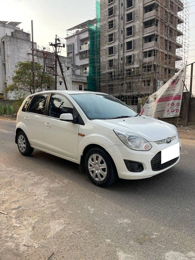 https://images10.gaadi.com/usedcar_image/4513630/original/processed_ab8452fece364da00b5600cc11daa5e9.jpg?imwidth=6400