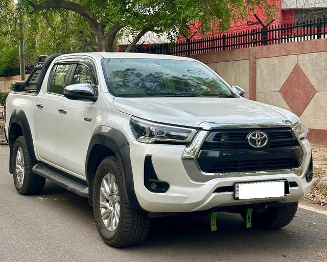 https://images10.gaadi.com/usedcar_image/4513631/original/processed_00761cb7056b524cb207245834c42648.jpg?imwidth=6400