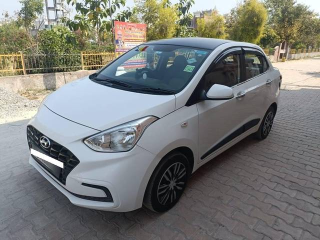https://images10.gaadi.com/usedcar_image/4513632/original/processed_1affbdbe9f24b875ccd3b4825b4765df.jpg?imwidth=6400