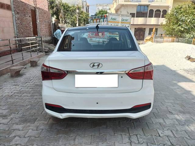 https://images10.gaadi.com/usedcar_image/4513632/original/processed_2599c4d5bf63fefa0494cd76454d8209.jpg?imwidth=6401